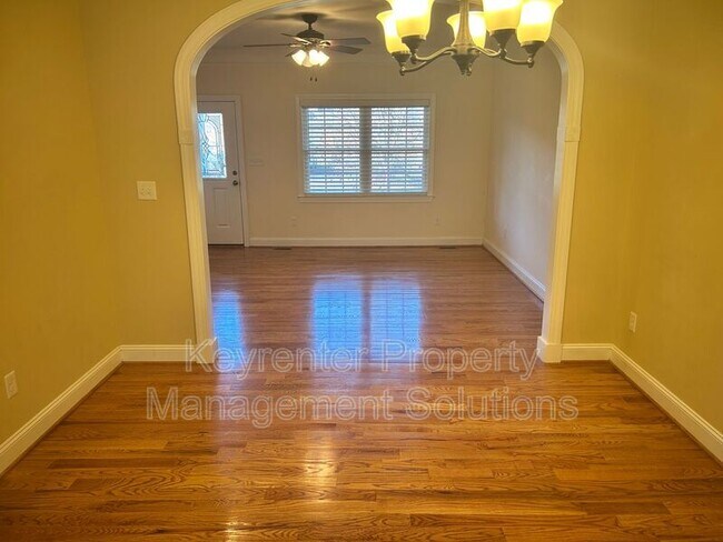 Building Photo - 18 Spring View Dr