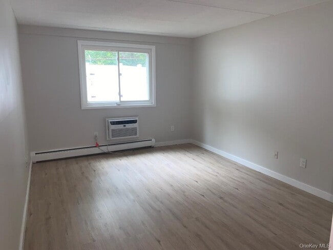 Building Photo - 85 N Middletown Rd