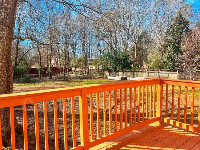 Building Photo - 206 Manassas Dr