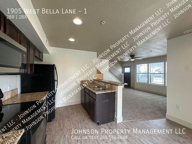 Building Photo - 1905 W Bella Ln