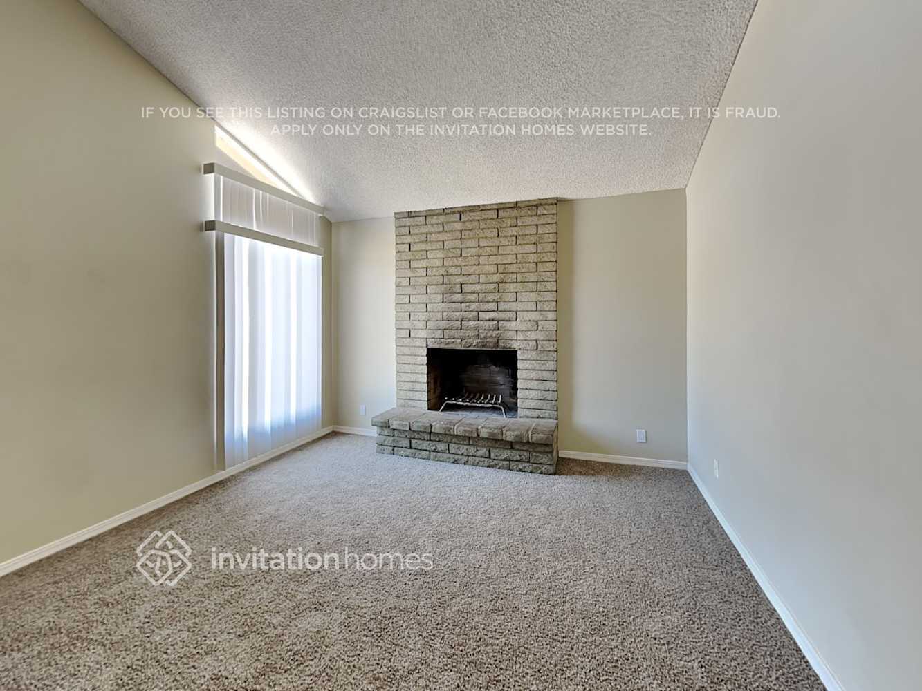 Building Photo - 4637 W Vista Ave
