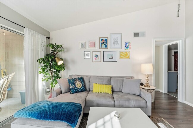 Building Photo - 3231 Allen Pkwy