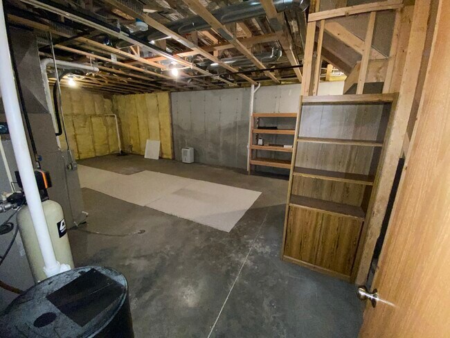 Building Photo - 5236 Sassafras Dr