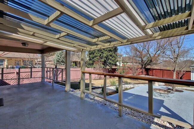 Building Photo - 4208 Rolling Water Dr