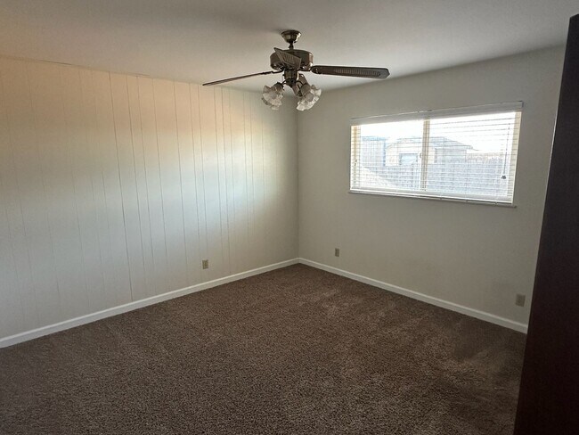 Building Photo - 11465 Ave 200