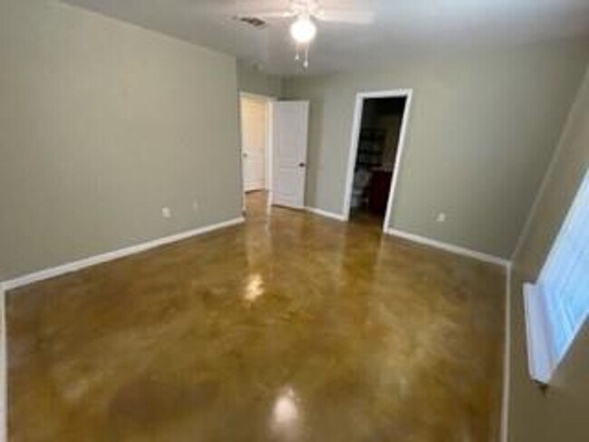 Building Photo - 45129 Durbin Rd