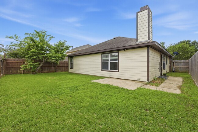 Building Photo - 18420 Sunrise Pines Dr