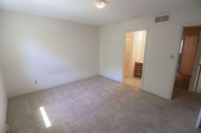 Building Photo - 3600 Hermitage Rd