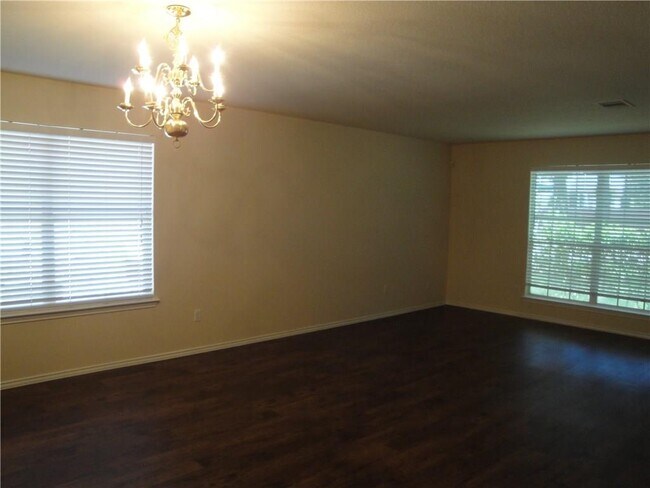 Building Photo - 8021 Luling Ln