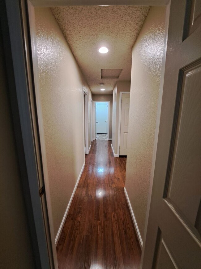 Building Photo - 143 Buttercup Cir