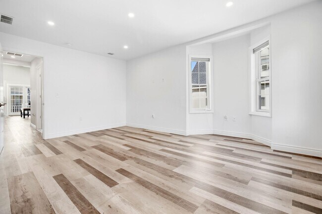 Building Photo - 131 76th St