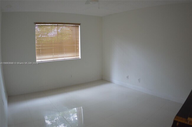 Building Photo - 10630 SW 157th Ct