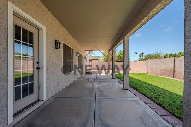 Building Photo - 760 N Swan Dr