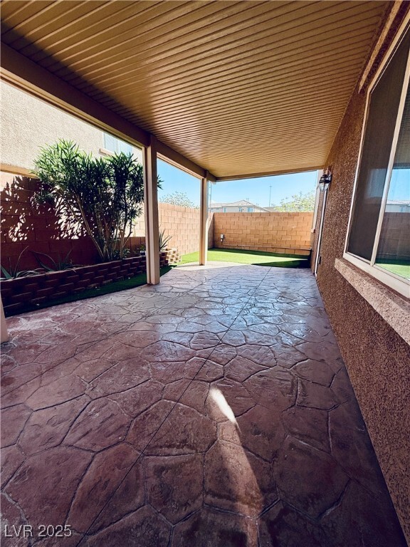 Building Photo - 693 Calamus Palm Pl