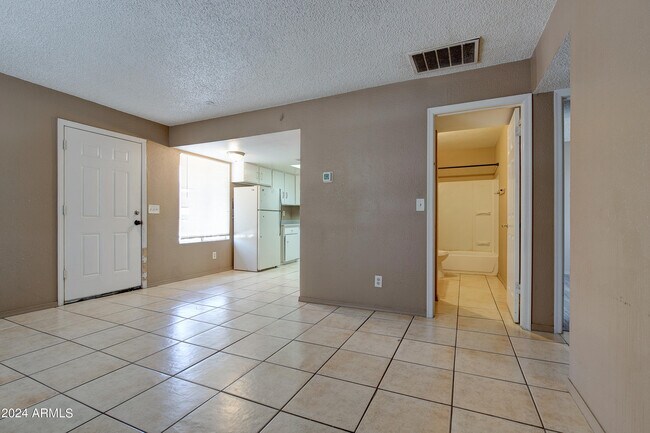 Building Photo - 9631 N 12th Ave