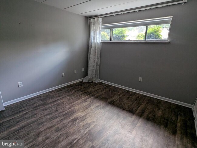 Building Photo - 114 Roberts Ln