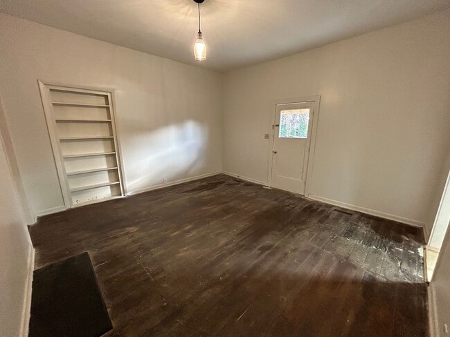 Building Photo - Renovated 3/1 House in South Rome- $1,100