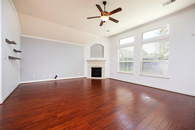 Building Photo - 6743 Honeycrest Lane