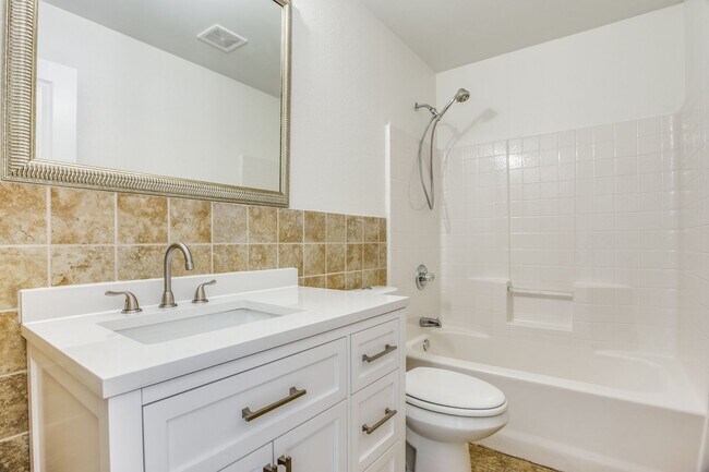 Building Photo - 639 Manchester Dr