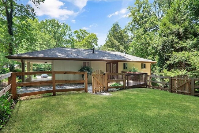 Building Photo - 46 Coopers Glen Dr SW