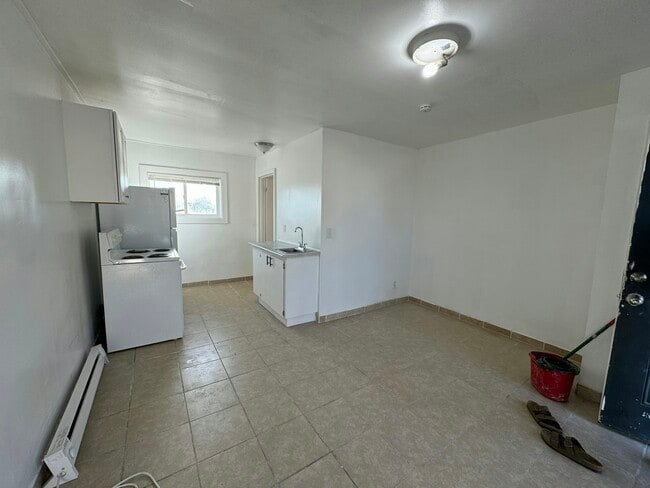 Building Photo - 4278 Grape Dr NE