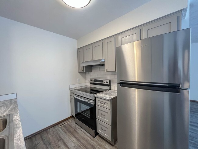 Building Photo - 2 Bedroom Duplex –Near Chesterfield Family Center and Park