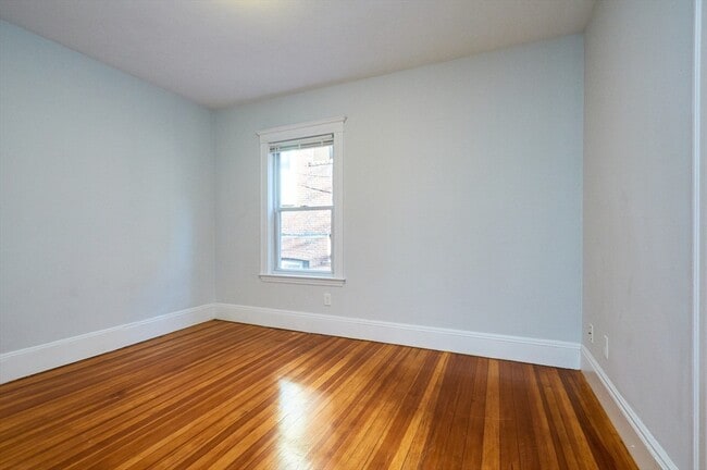 Building Photo - 5 Albion St