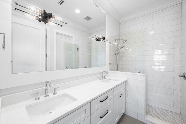 Building Photo - 40 Casa Breeze Ln