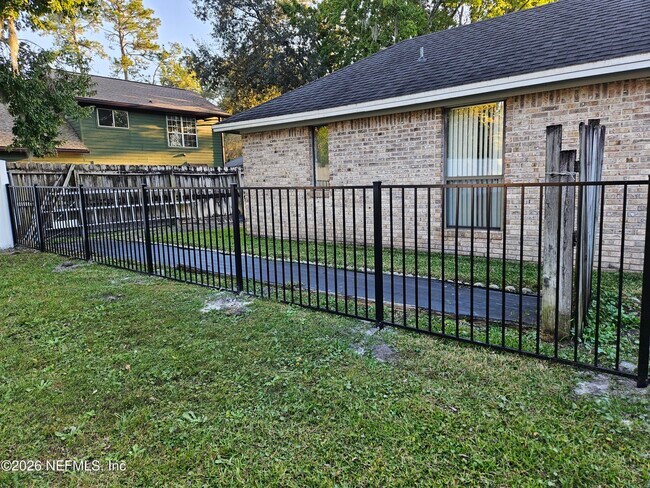 Building Photo - 7440 Secret Woods Trail