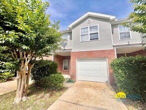 Building Photo - Great 3 Bedroom Townhouse in Fort Walton!
