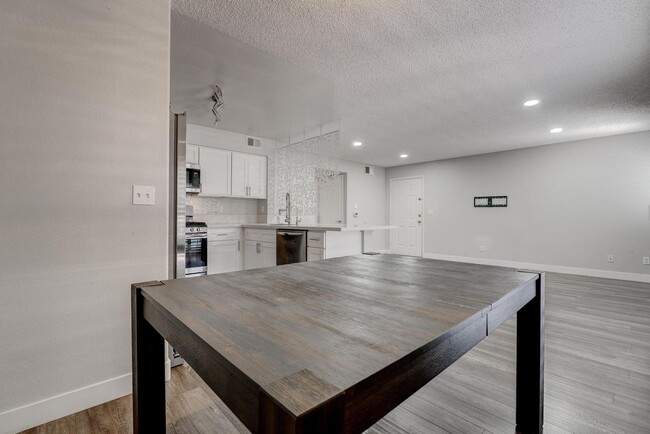 Building Photo - 7905 Idledale Ct