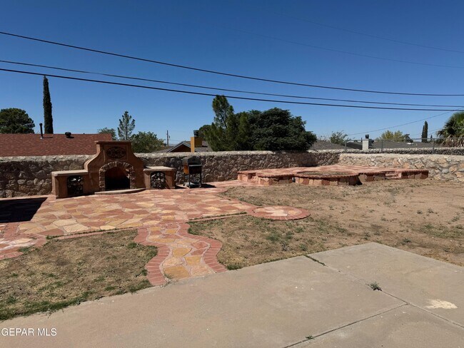 Building Photo - 323 Rio Tinto Dr