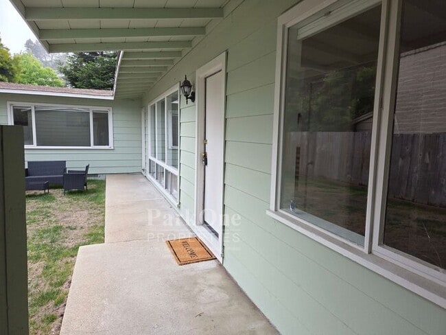 Building Photo - Super Cute Carmel Home Available for Long ...