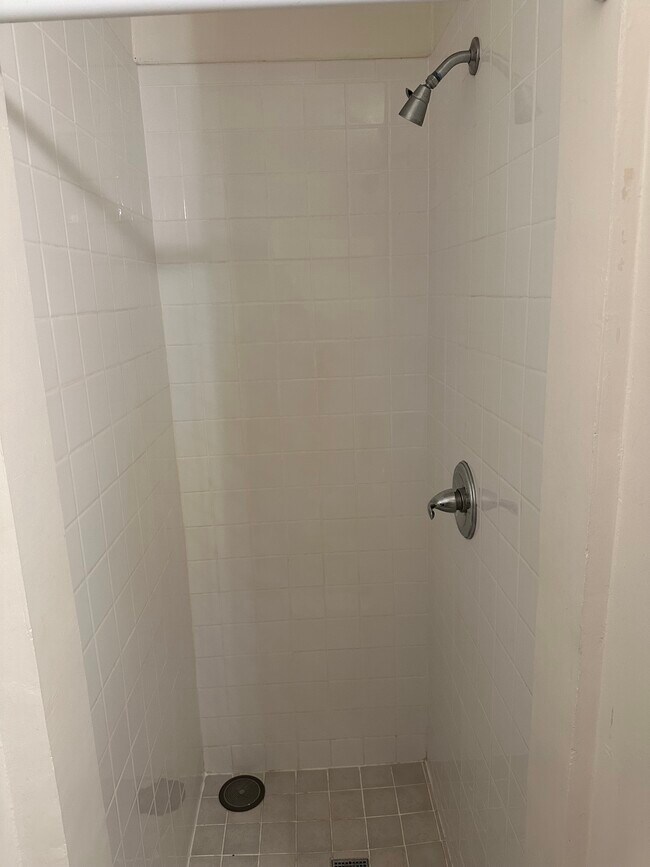 Building Photo - 5127 1/2 Marathon St