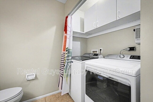 Building Photo - 8204 Oxford Forest Dr