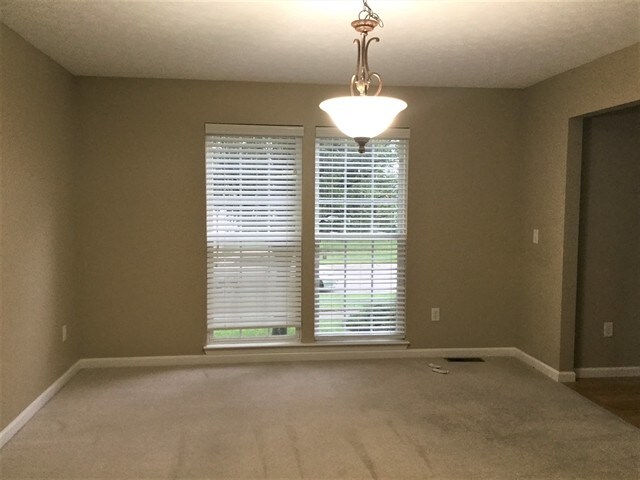 Building Photo - 181 Coyote Dr