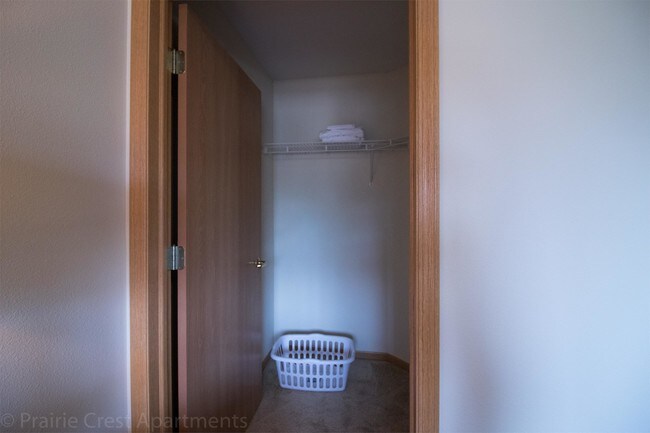 Building Photo - 290 Prairie Heights Dr