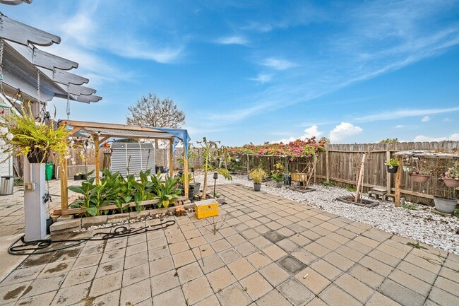 Building Photo - 6727 High Stone Ln