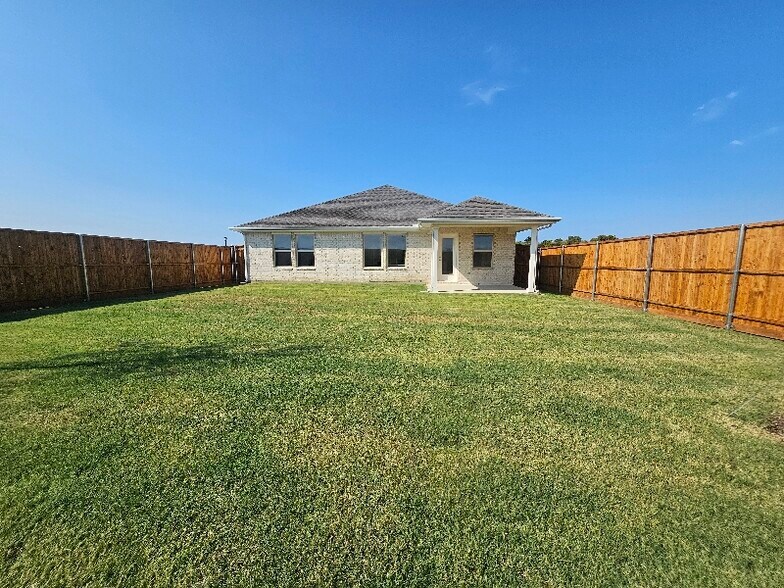 Building Photo - 928 Cayden Dr