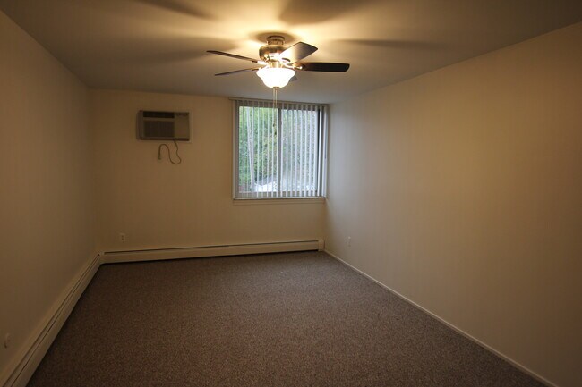 Master Bedroom - 1807 Westgate Ave