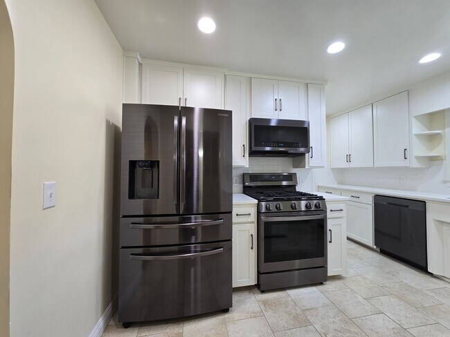 Building Photo - Updated Wood Streets home for Rent