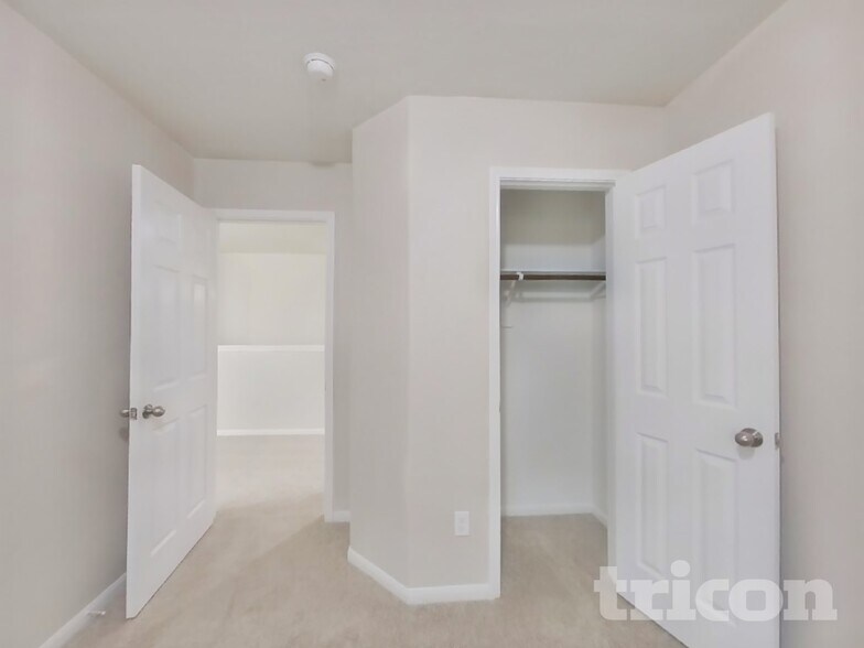 Building Photo - 12223 Elm Orch Trl