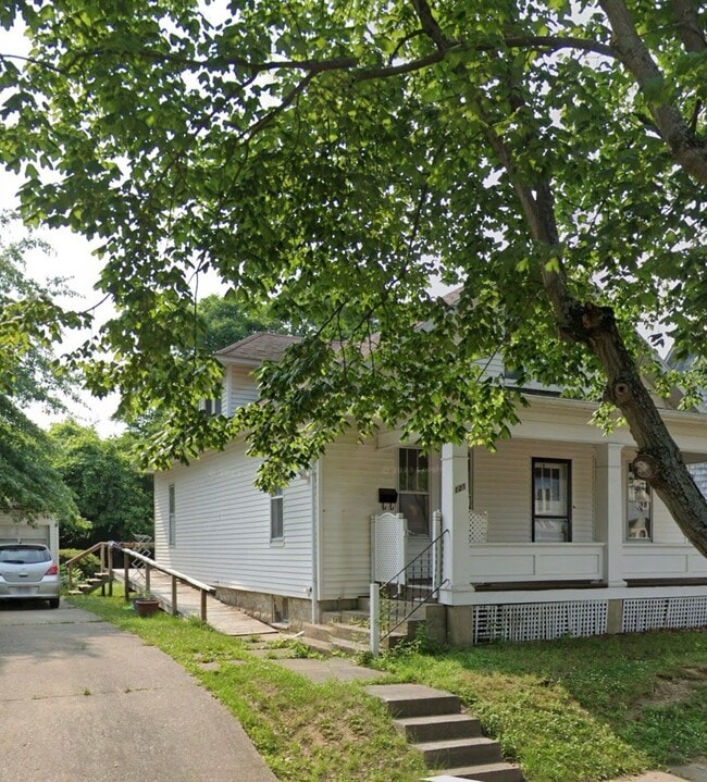 Building Photo - 121 Woodland Ave