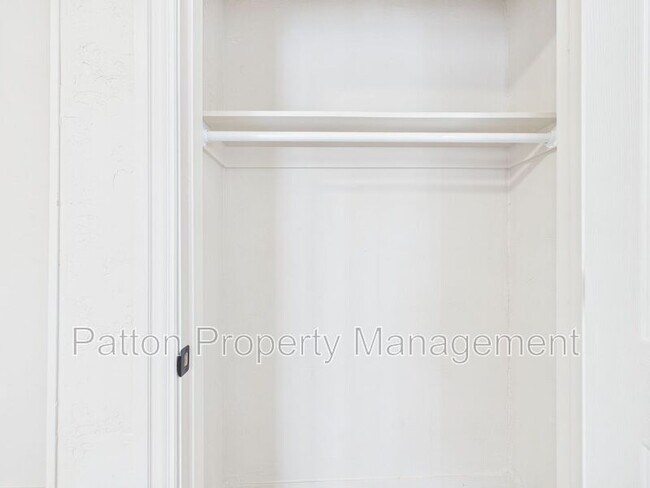 Building Photo - 1111 SW 13th Ave