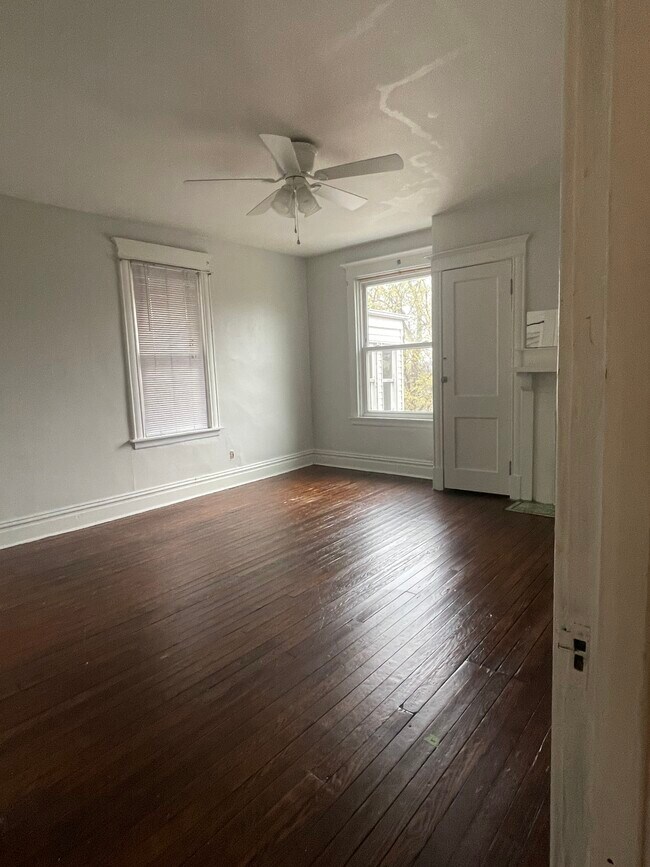 Building Photo - 82 Estella Ave