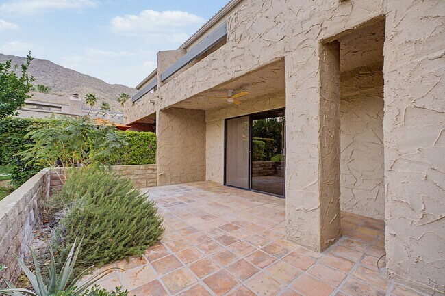 Building Photo - AVAILABLE NOW!! 2 Bedroom 3 Bathroom condo in Palm Springs!