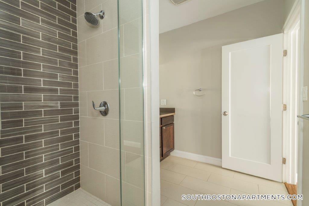 Building Photo - 339 D St