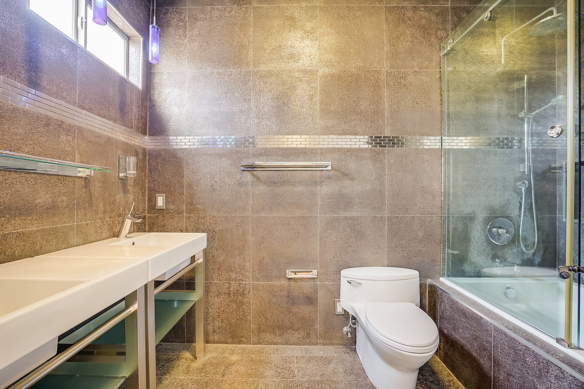 Primary Bath - 4520 Fulton Ave