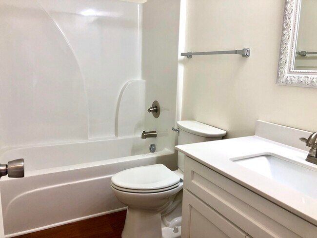 Building Photo - 2703 River Ridge Ct