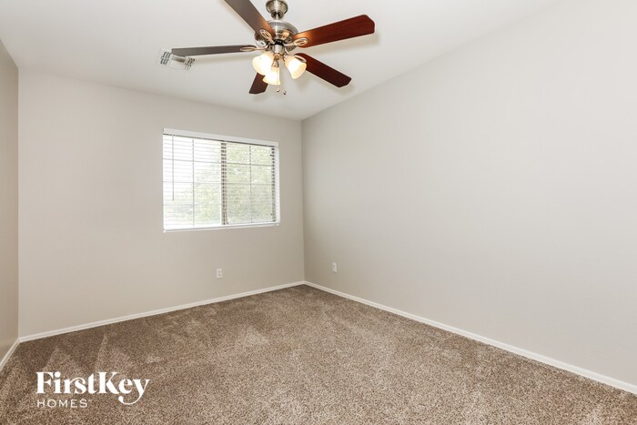 Building Photo - 3160 W Carlos Ln